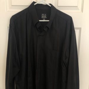 Jos A Bank Traveler Black Shirt. XL